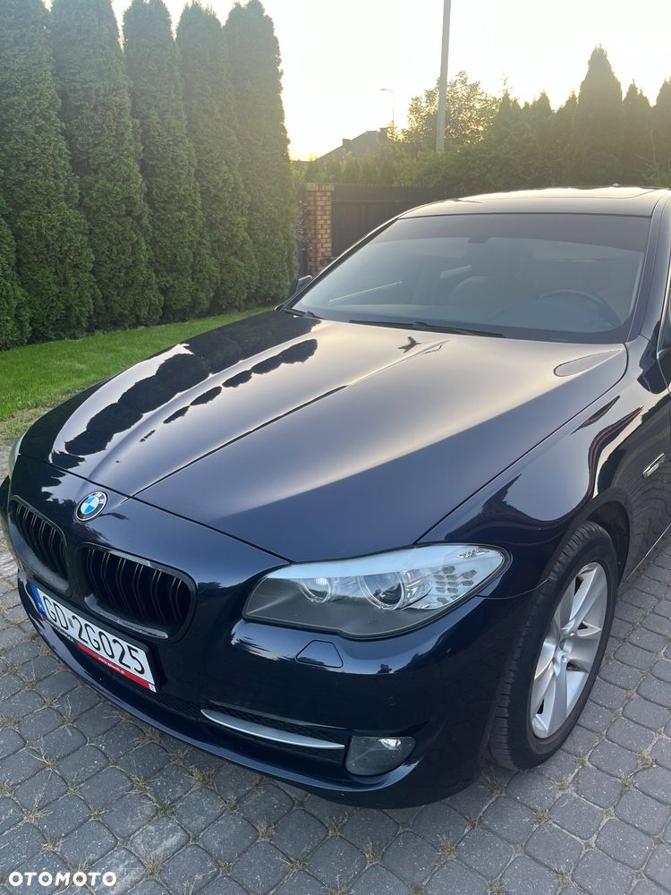 BMW Seria 5 528i xDrive Luxury Line - 4