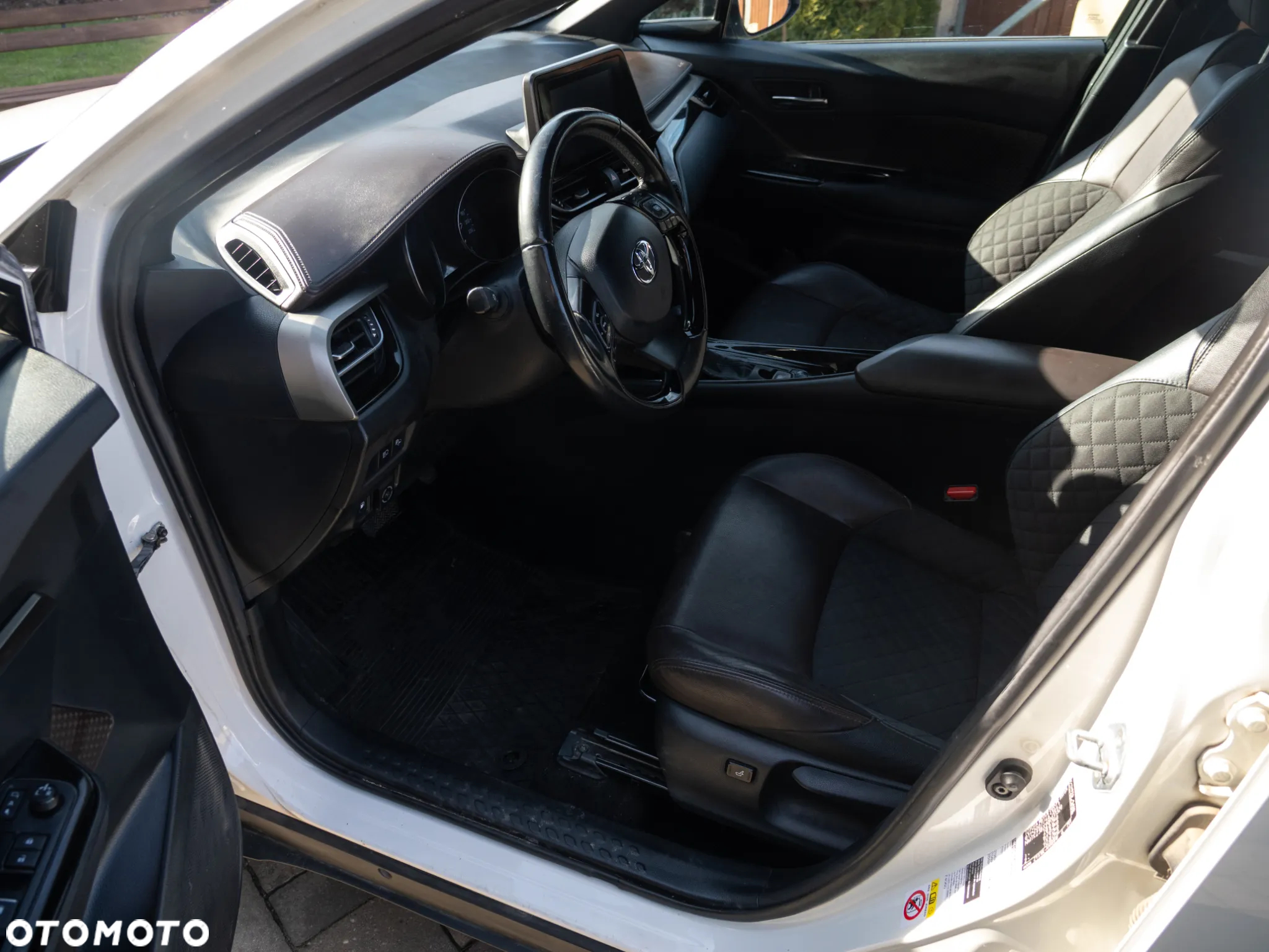 Toyota C-HR 1.8 Hybrid Executive - 23