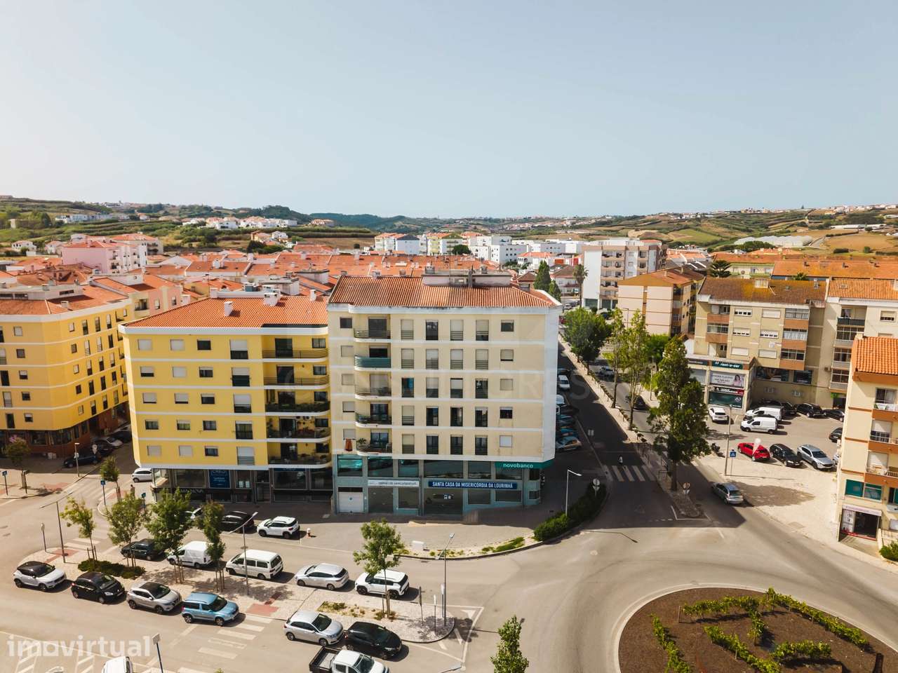 T3 Espaçoso no Centro da Lourinhã com Varanda e Terraços - Grande imagem: 2/40