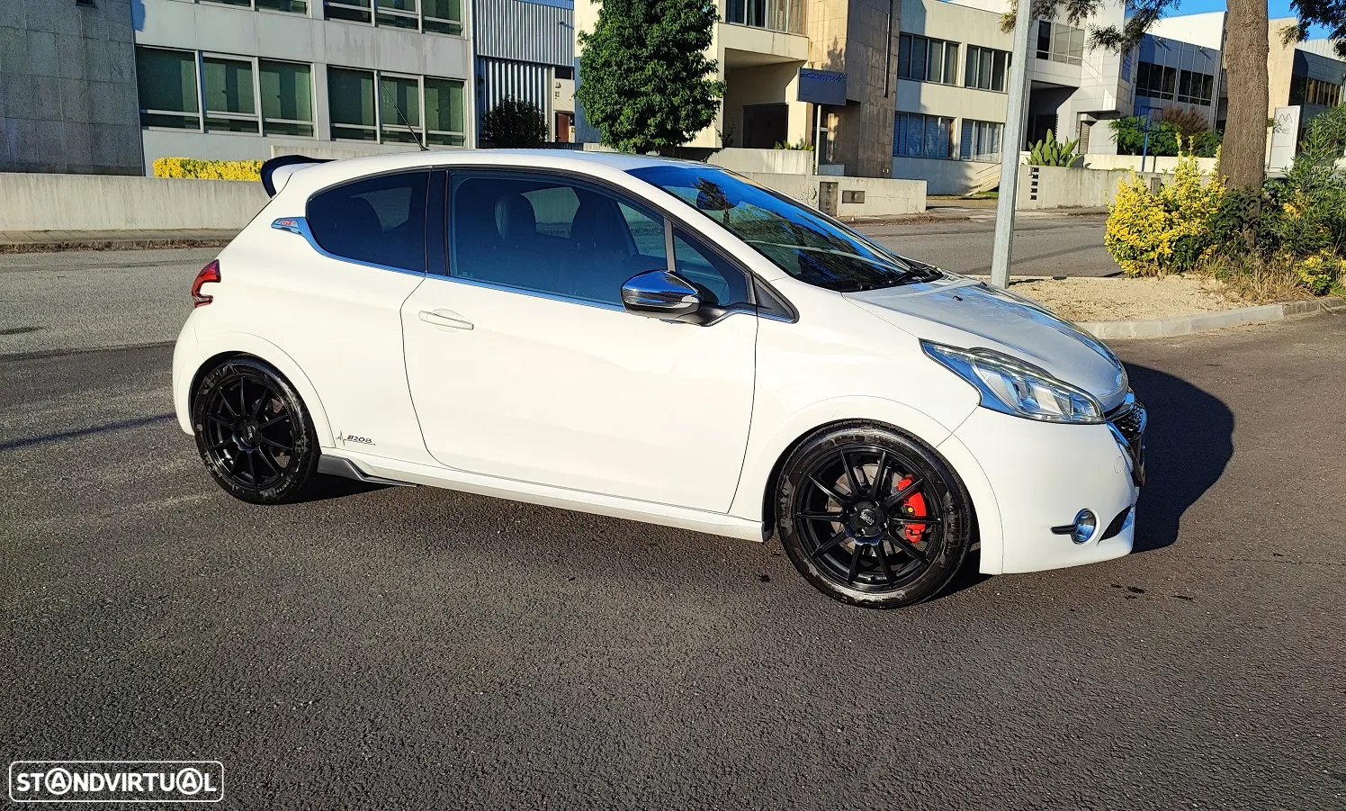 Peugeot 208 GTI 200 THP - 2
