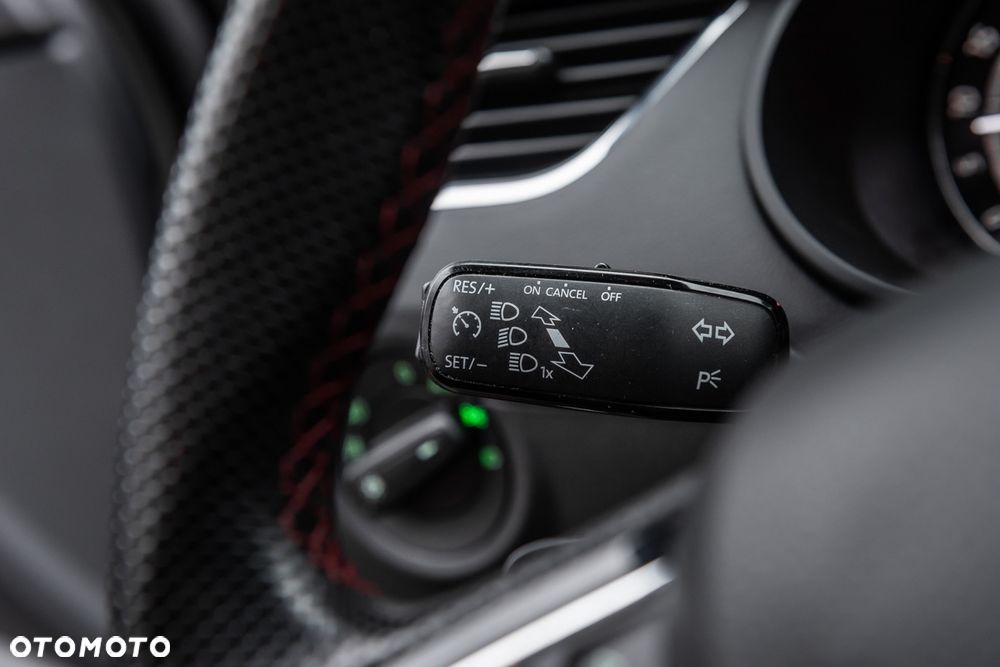 Skoda Octavia 2.0 TDI DSG RS - 13