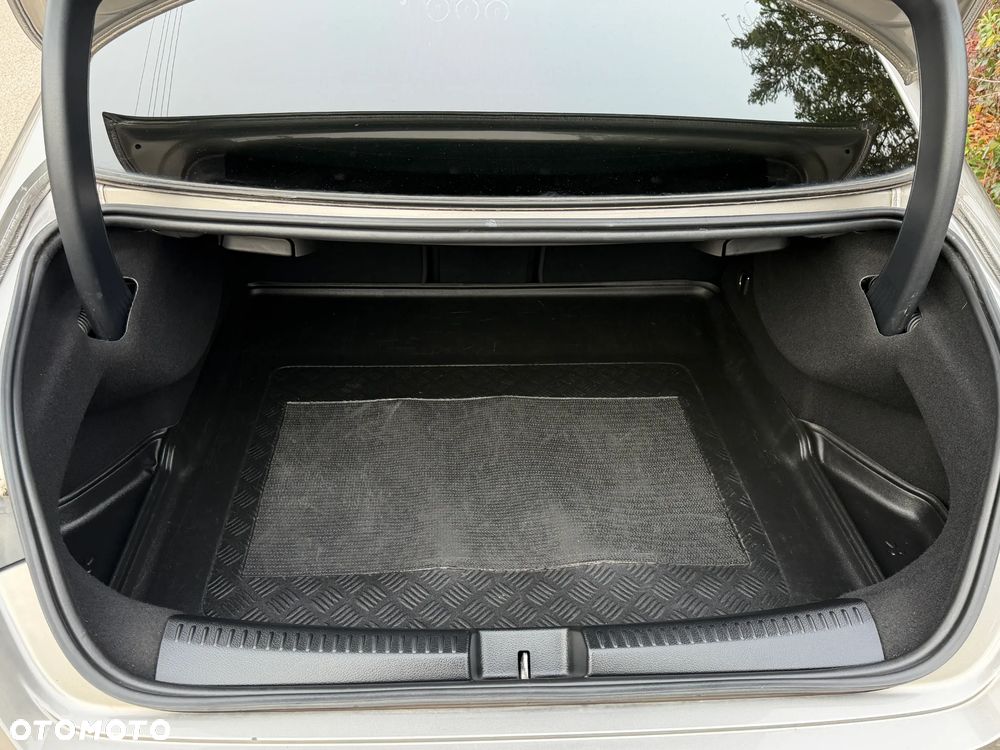 Mercedes-Benz CLA 200 4-Matic AMG Line 8G-DCT - 36