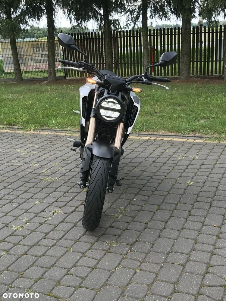 Honda CB - 11