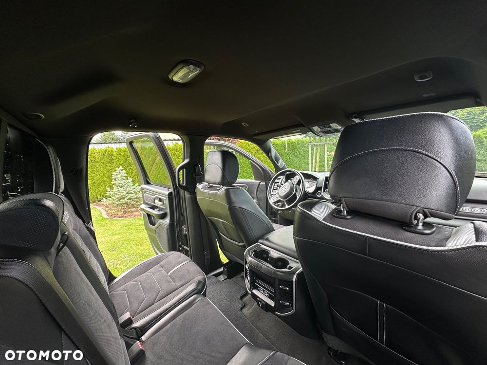 RAM 1500 5.7 Crew Cab Bighorn - 22