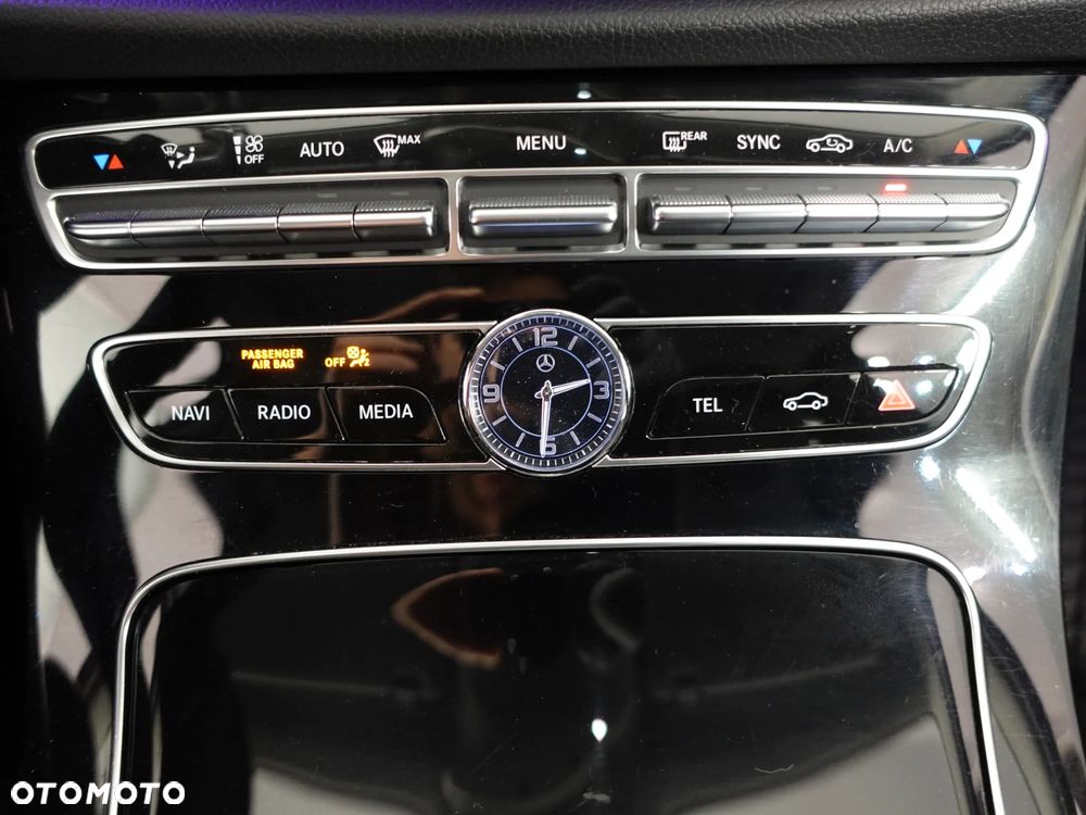 Mercedes-Benz Klasa E 220 d 9G-TRONIC - 34