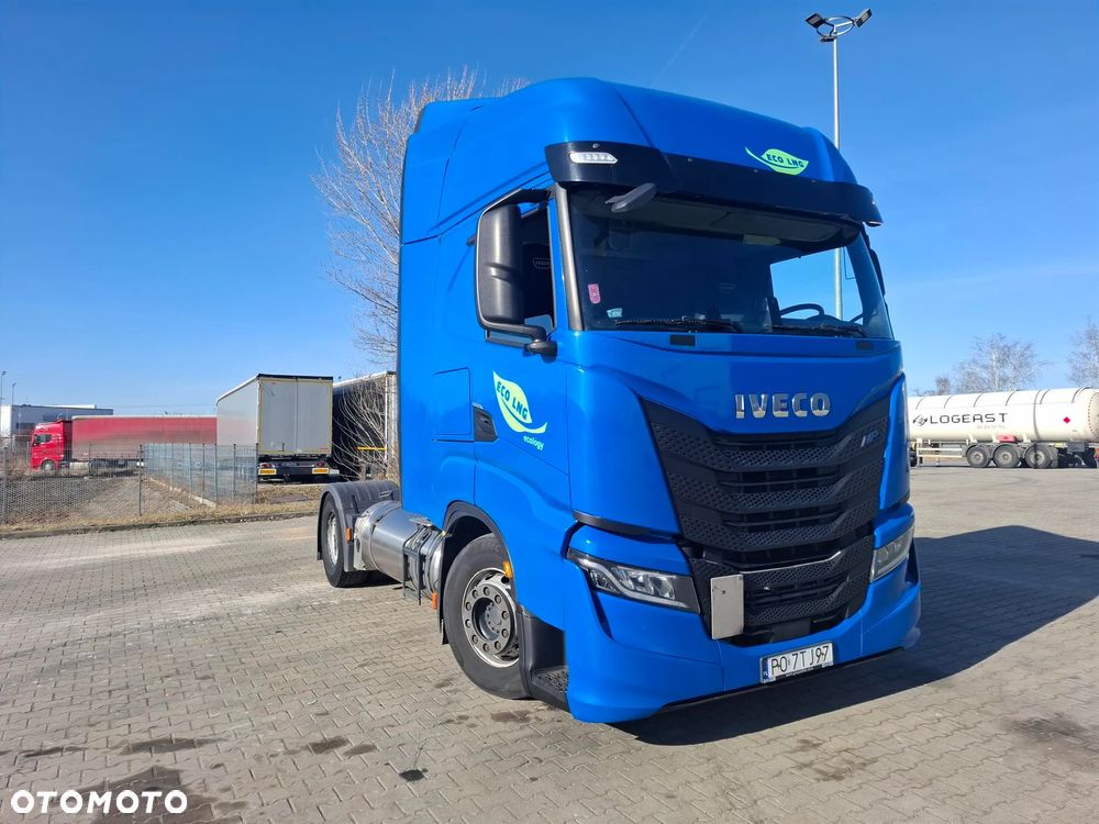 Isuzu S-Way 460 LNG - 2