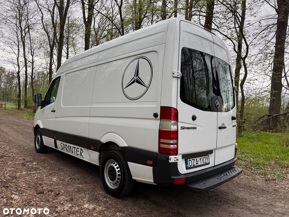 Mercedes-Benz Sprinter - 5