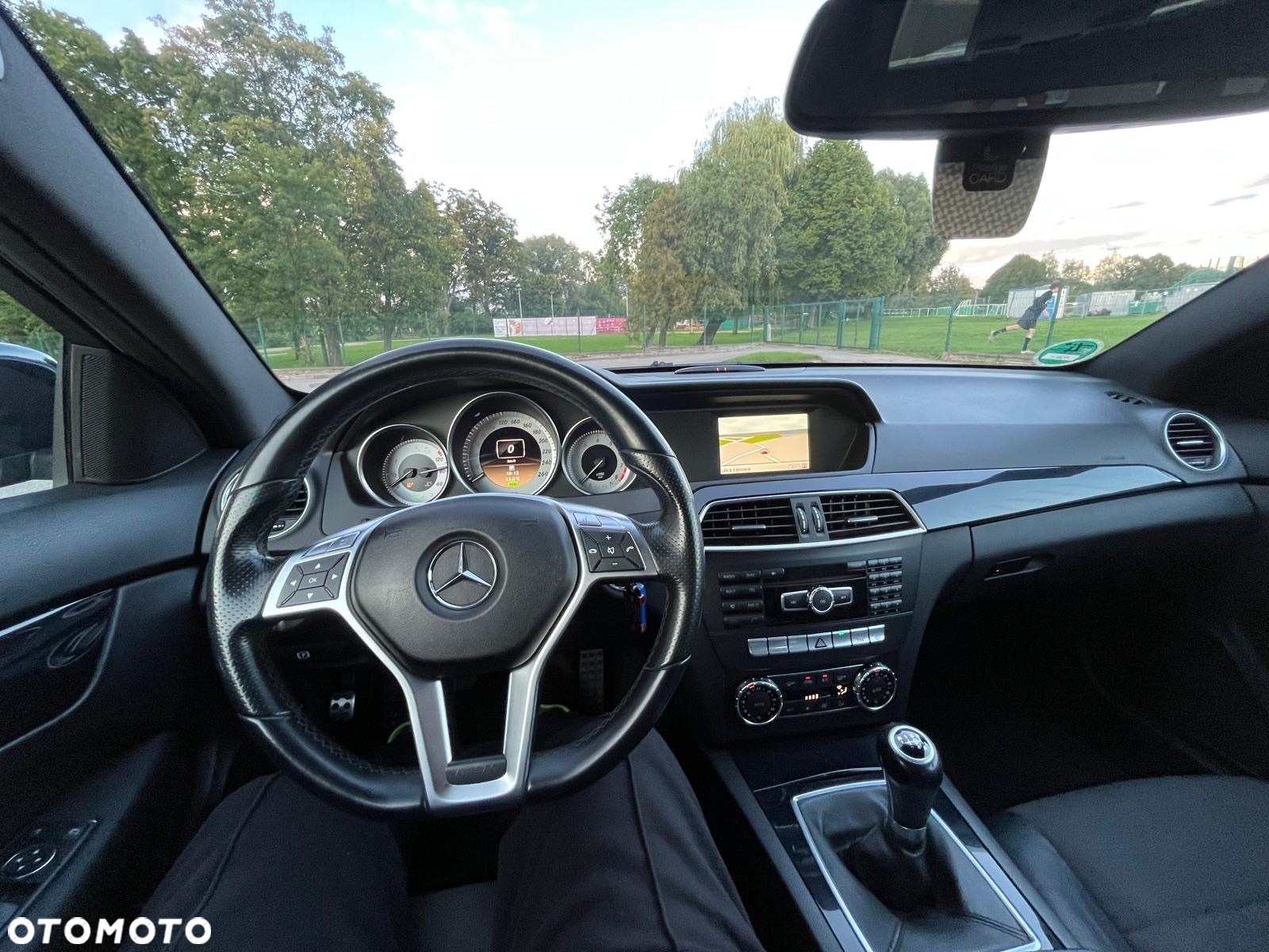 Mercedes-Benz Klasa C 180 CGI BlueEff - 10