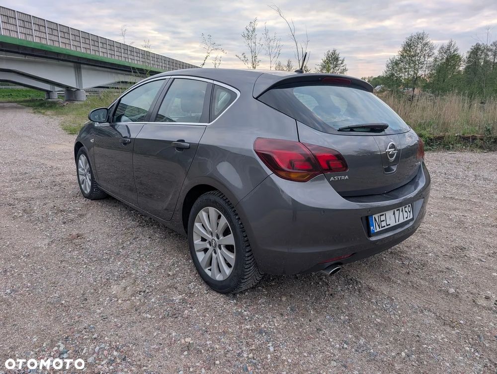 Opel Astra 1.6 T Cosmo - 5