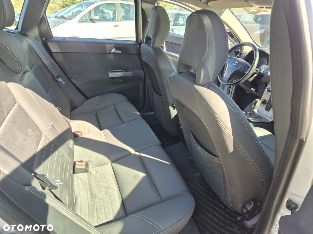 Volvo V50 2.0D Sport - 10