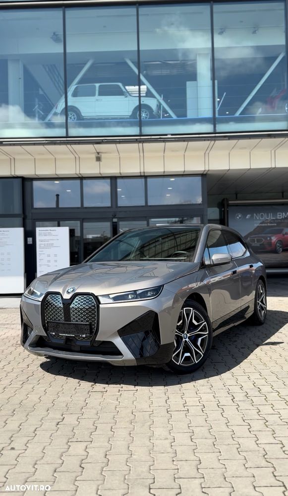 BMW iX xDrive40 - 1