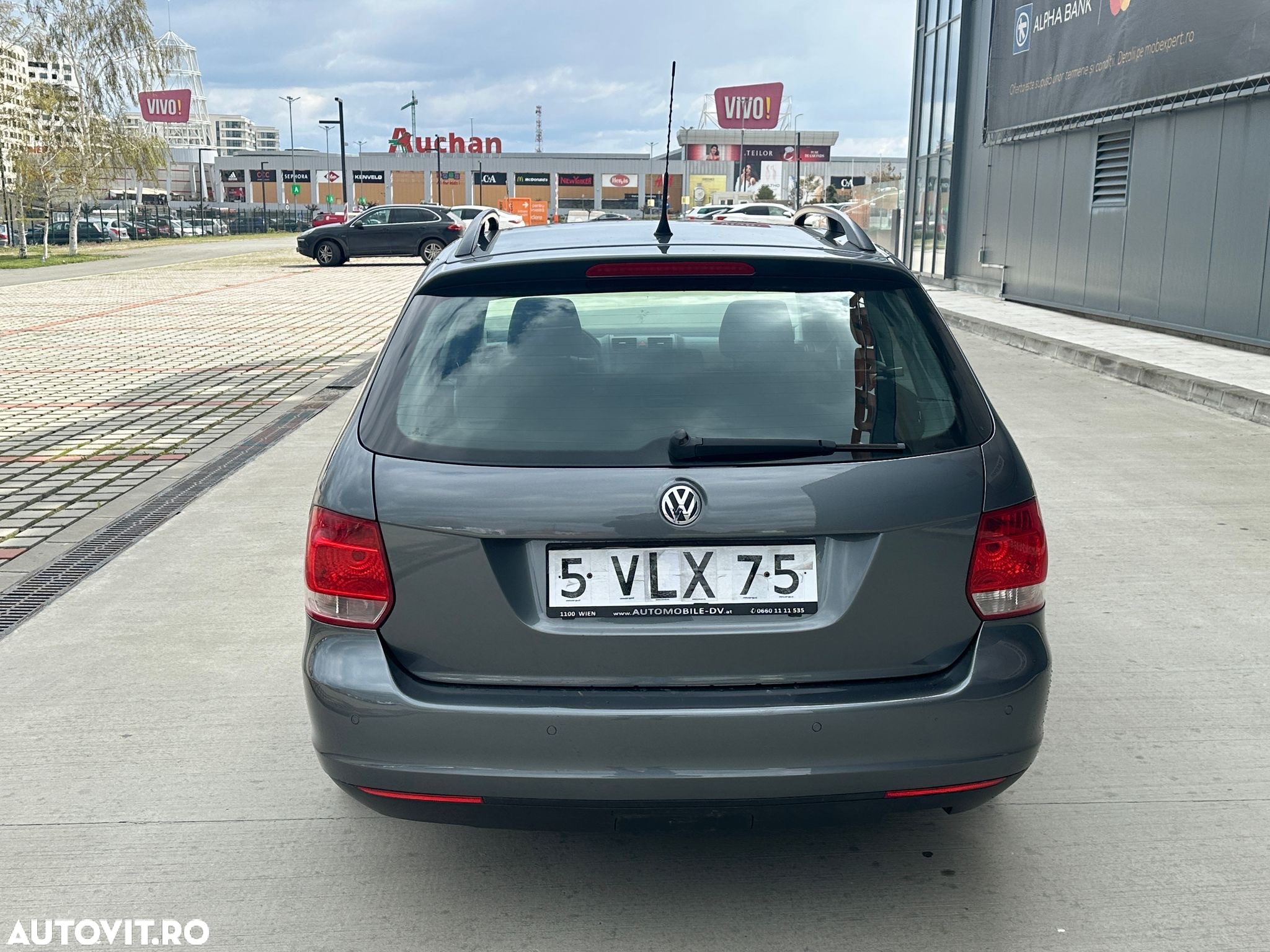 Volkswagen Golf 1.9 TDI DPF DSG Comfortline - 9