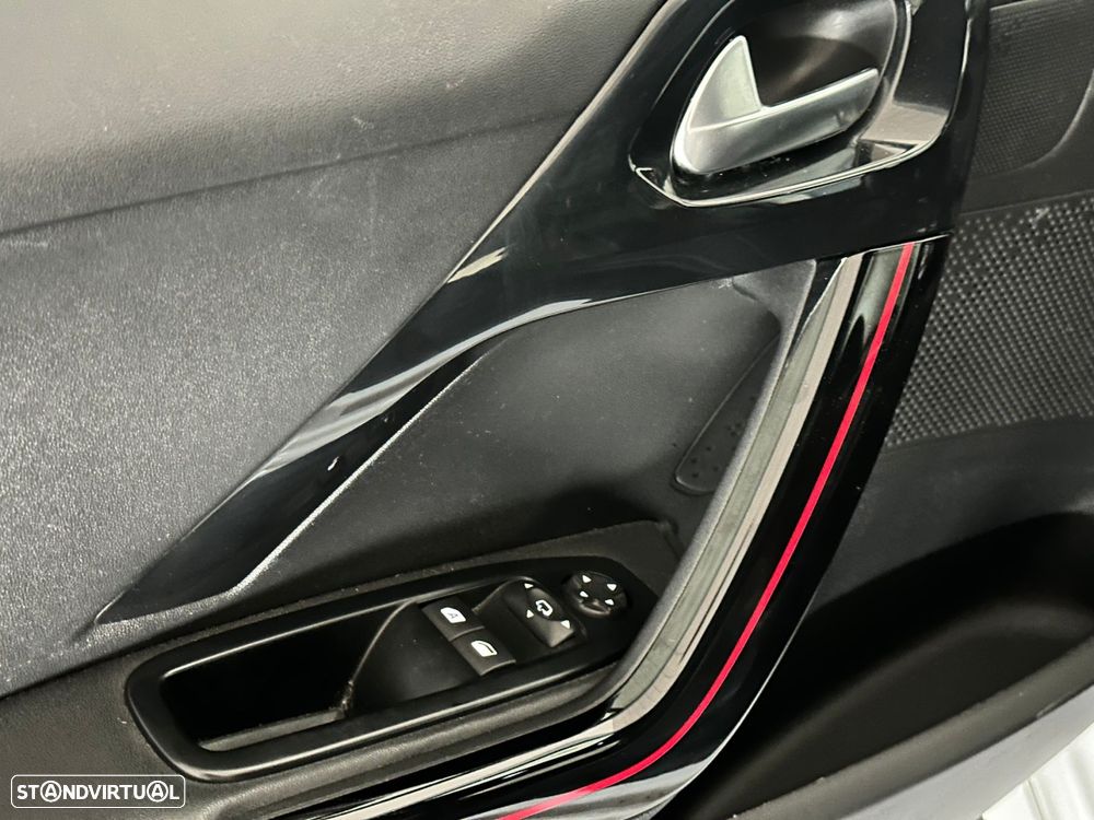 Peugeot 208 1.6 e-THP GTi - 14