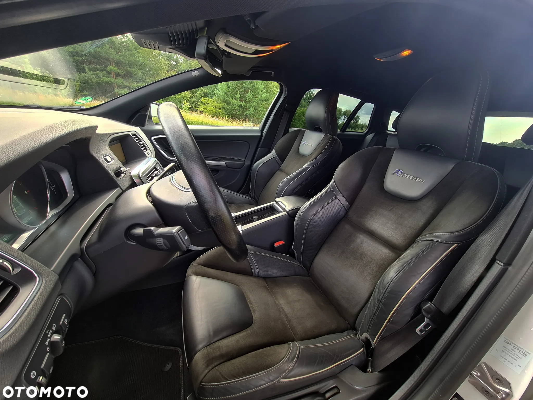 Volvo V60 D3 R-Design - 6