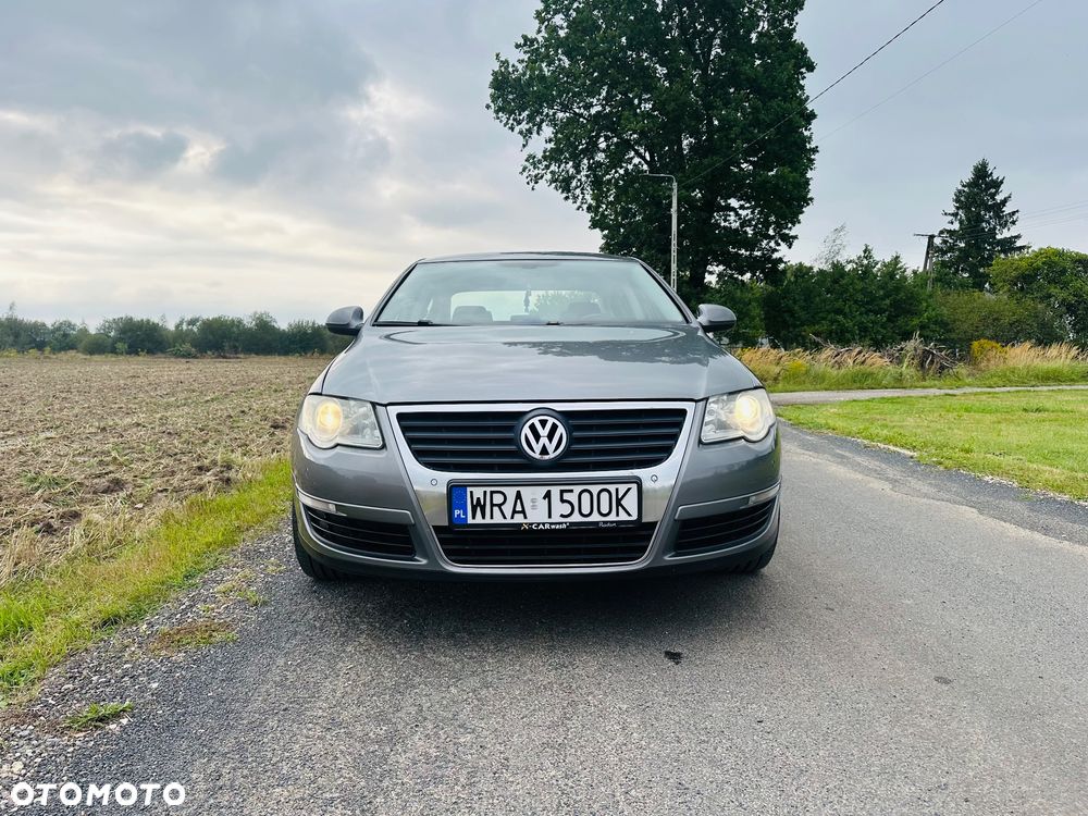 Volkswagen Passat 2.0 FSI Comfortline - 2