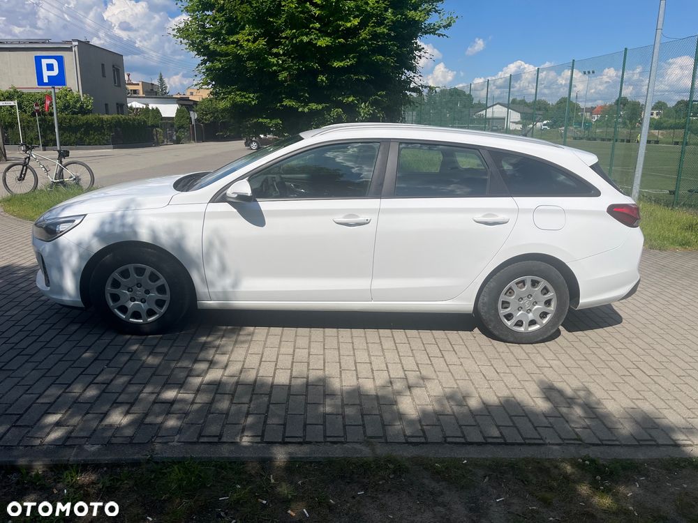Hyundai i30 1.6 D Comfort - 13