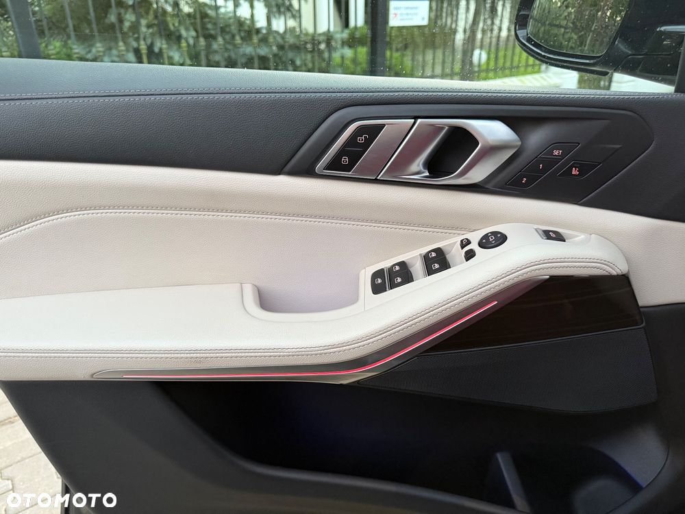 BMW X5 xDrive40i - 22