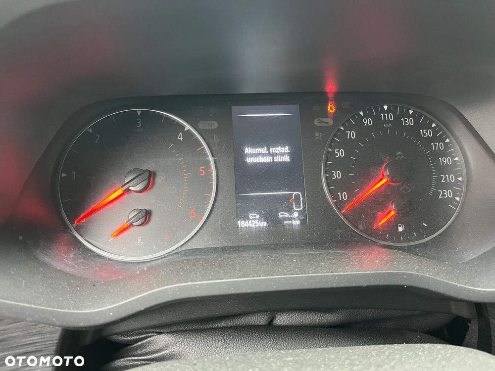 Renault Trafic Grand 2.0 dCi EDC - 9