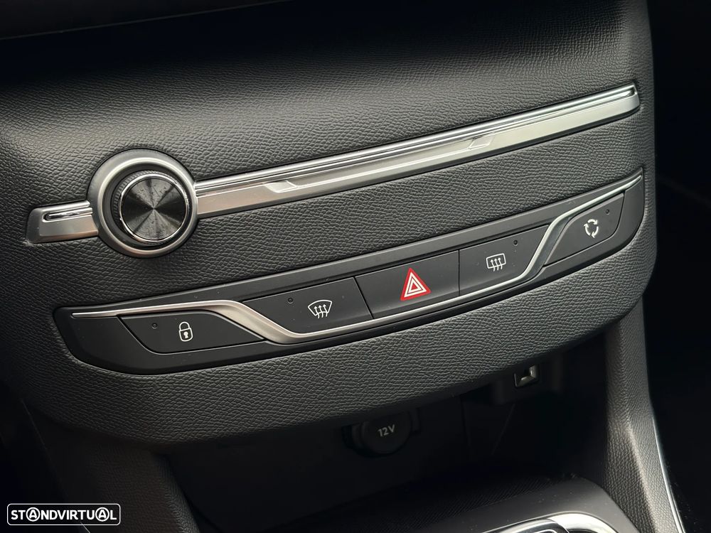 Peugeot 308 PureTech 130 GPF EAT8 Stop & Start Tech Edition - 38