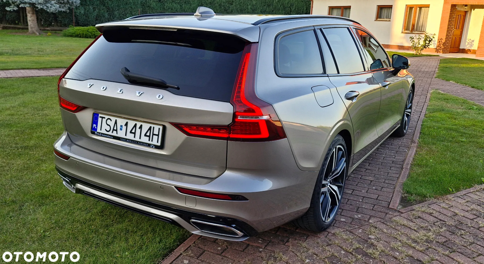 Volvo V60 D3 R-Design - 5