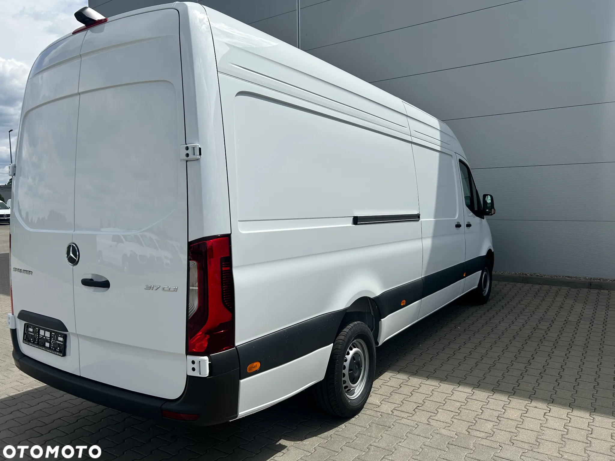 Mercedes-Benz SPRINTER 317 CDI FURGON DŁUGI - 13