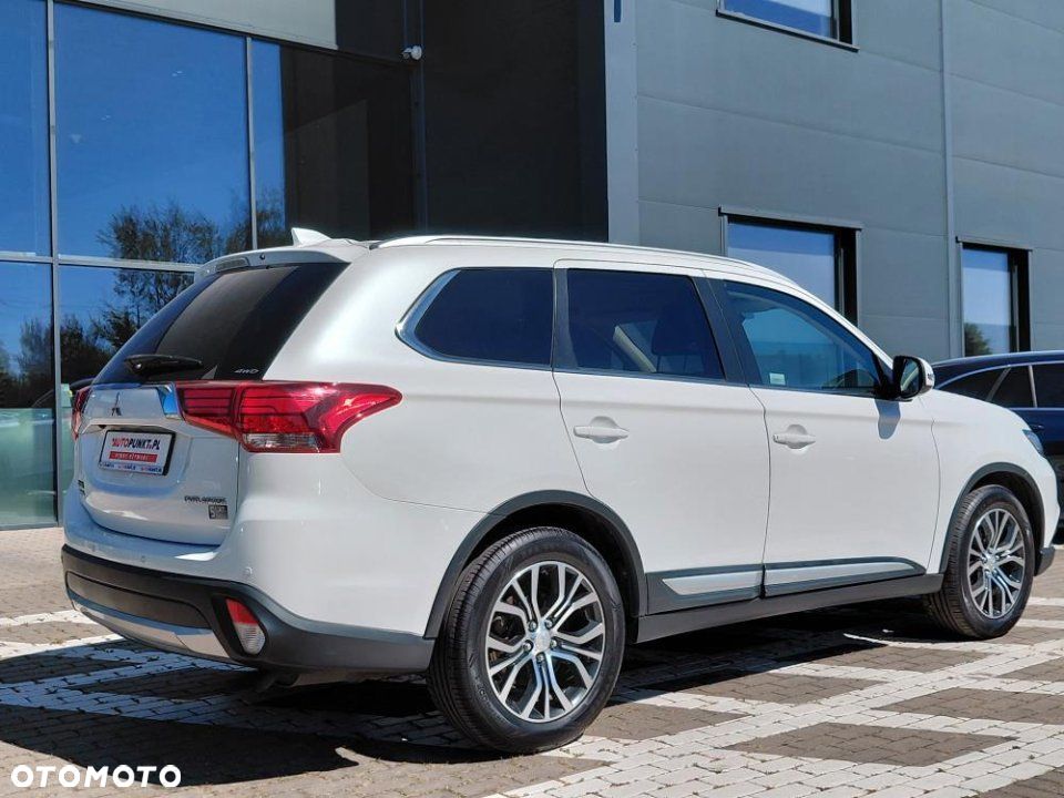Mitsubishi Outlander - 4