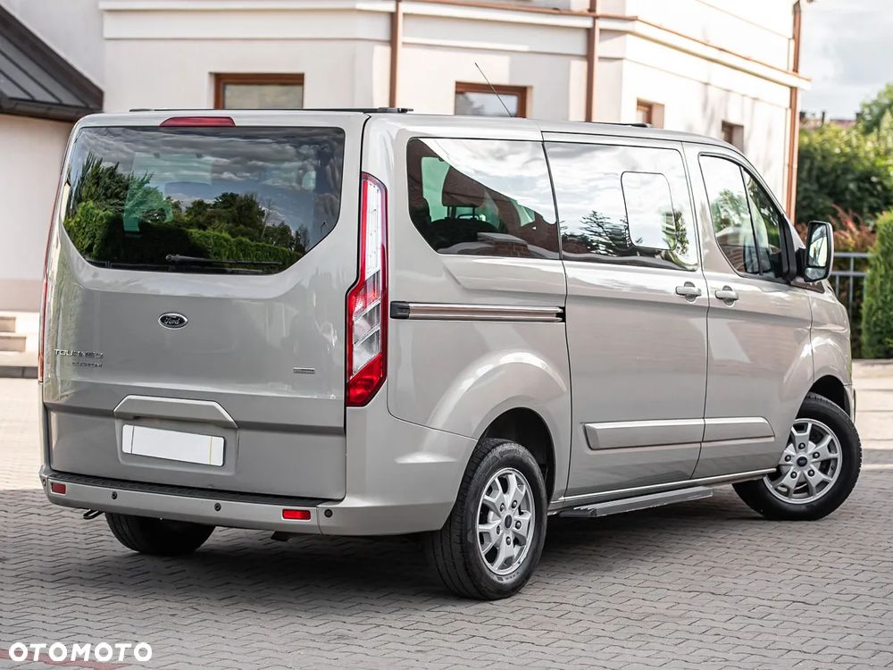 Ford Tourneo Custom - 14