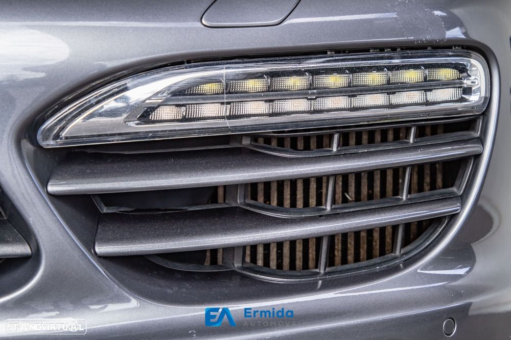 Porsche Cayenne - 10