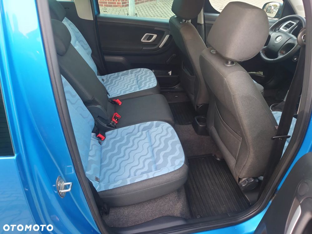 Skoda Roomster 1.6 16V - 11