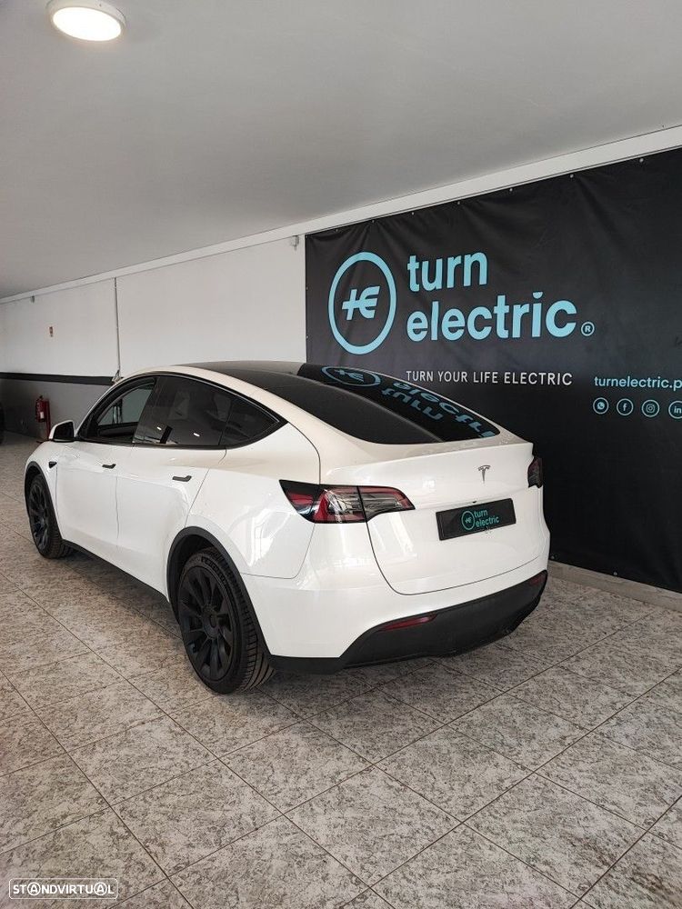 Tesla Model Y Long Range Dual Motor AWD - 3