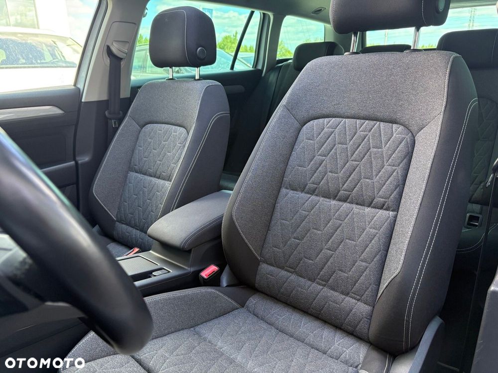 Volkswagen Passat - 13