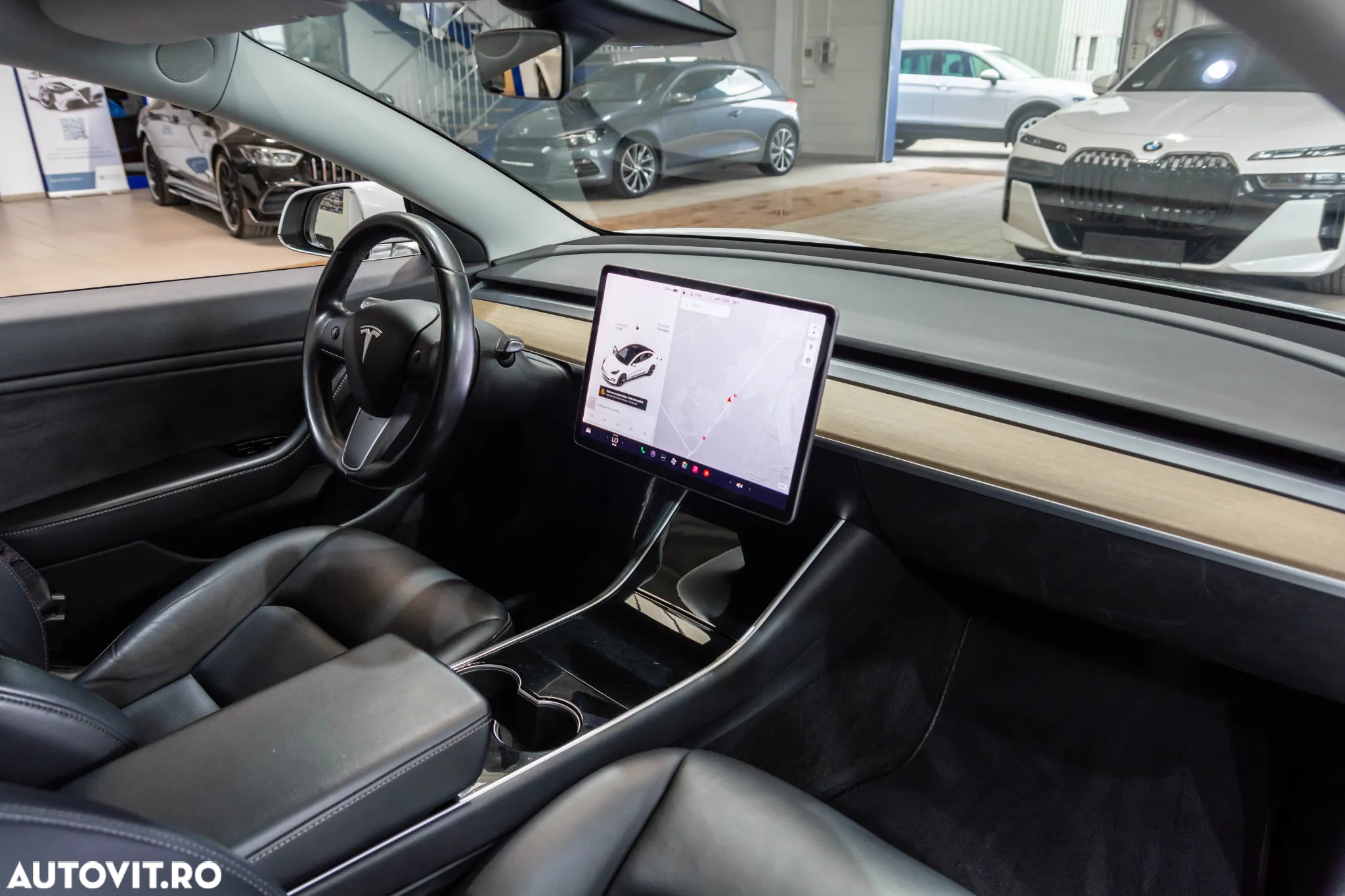Tesla Model 3 Long Range - 32
