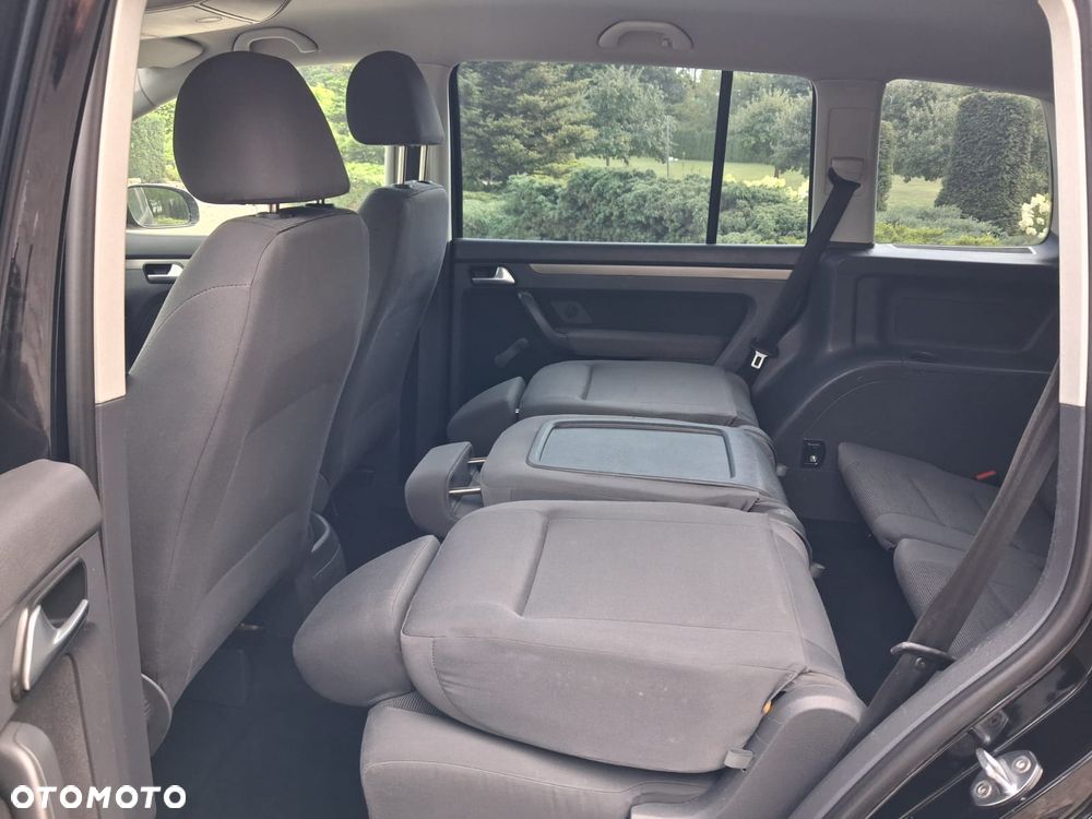Volkswagen Touran - 17