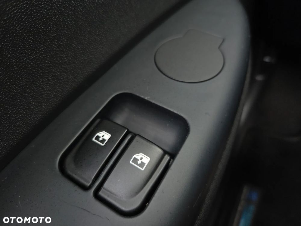 Hyundai i20 1.2 Fifa World Cup Edition - 33