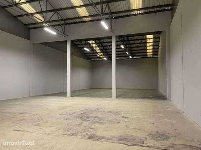 Arrenda-se Armazém na Moveme Business Park - Grande imagem: 3/7