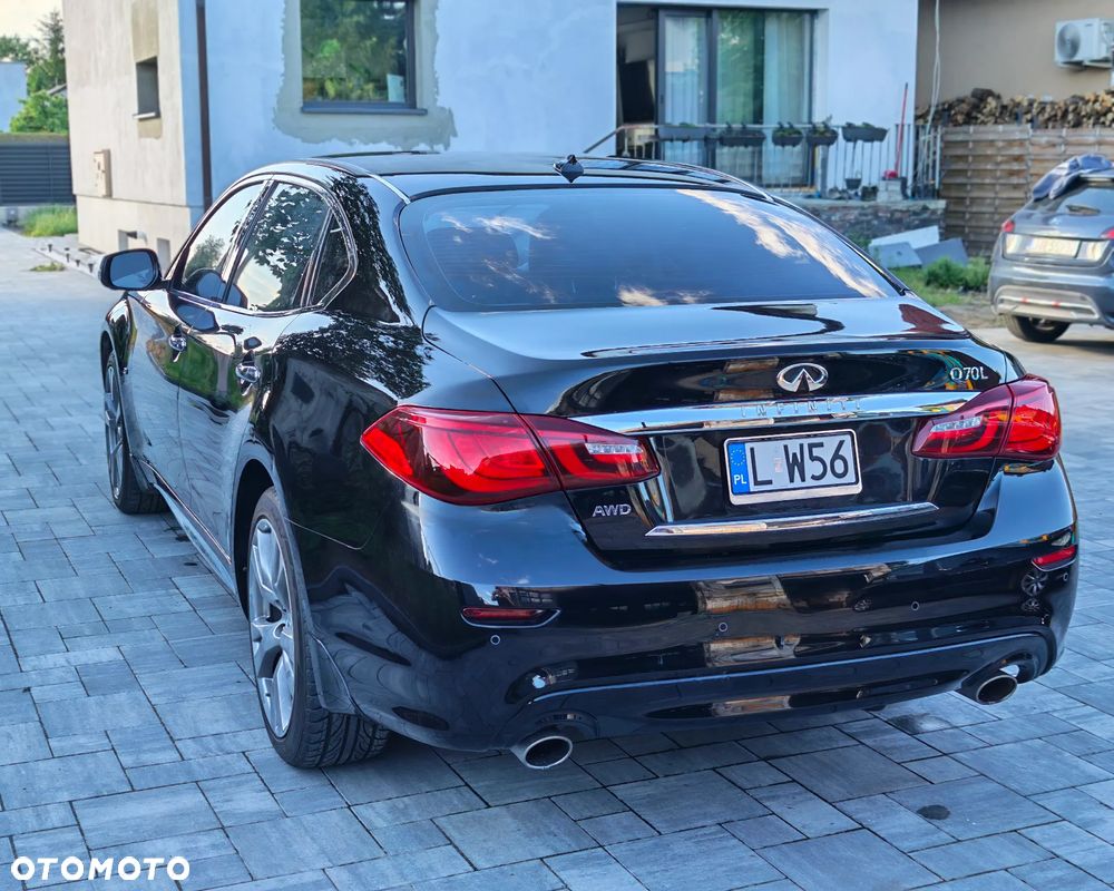 Infiniti Q70 - 8