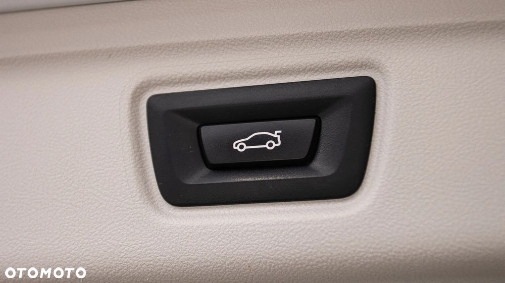 BMW Seria 3 318i Sport Line - 17