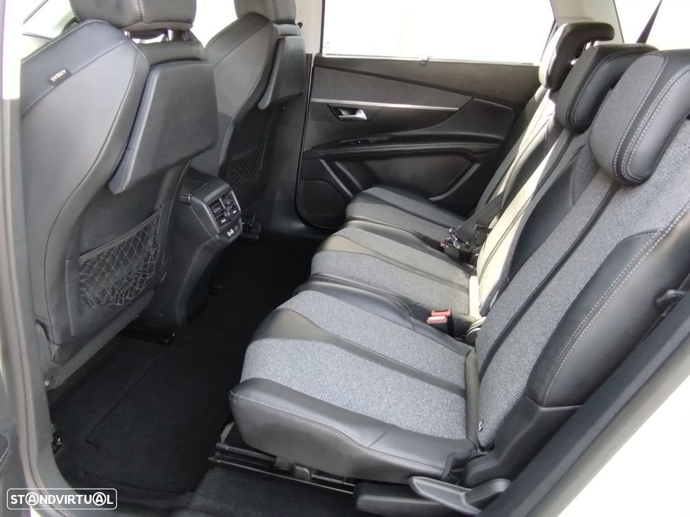 Peugeot 5008 1.2 PureTech Allure J18 - 26