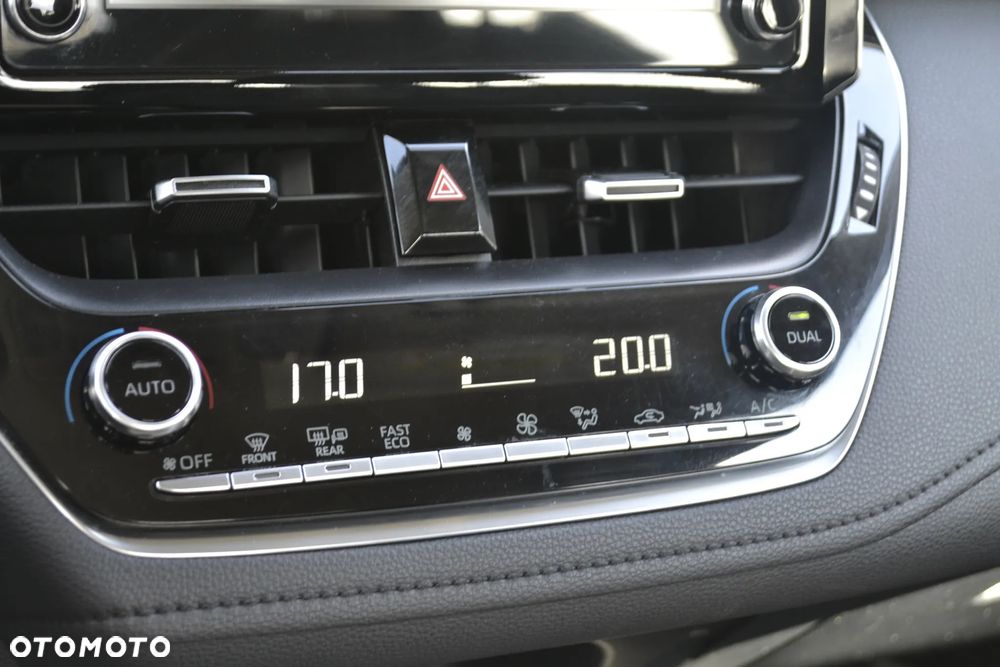 Toyota Corolla 1.8 Hybrid Comfort - 22