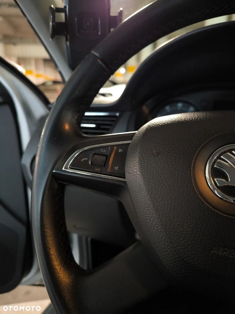 Skoda RAPID 1.2 TSI Style Plus - 4