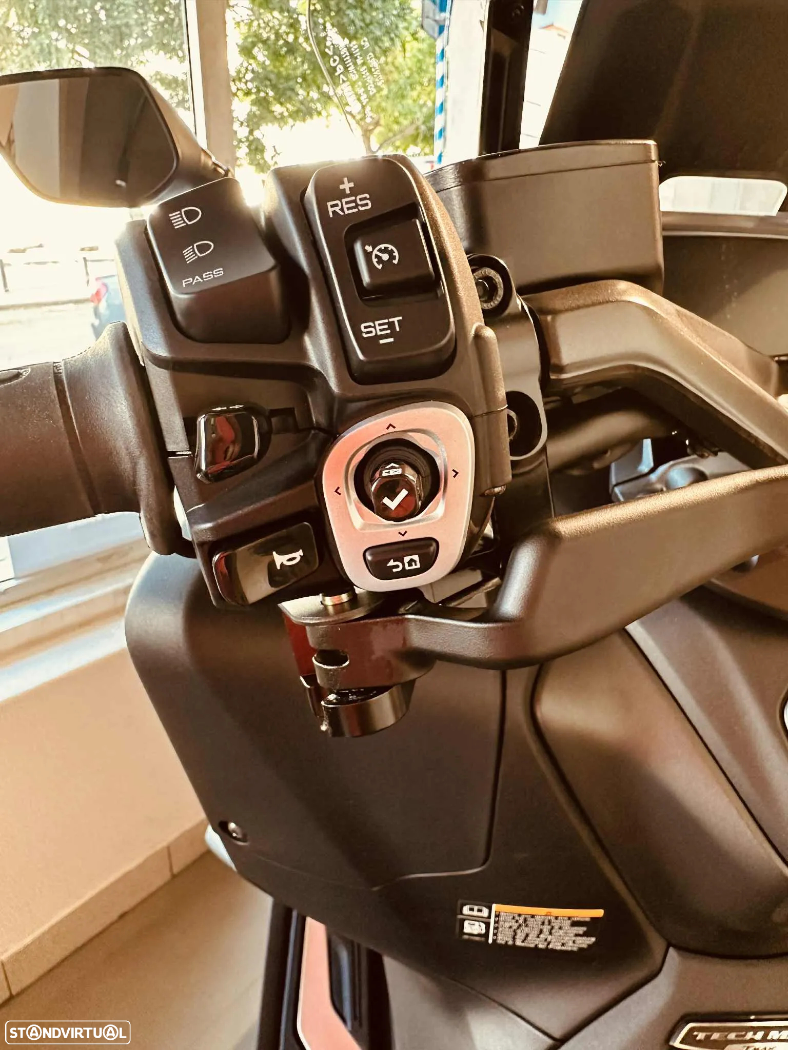 Yamaha TMAX 560 Tech Max - 9