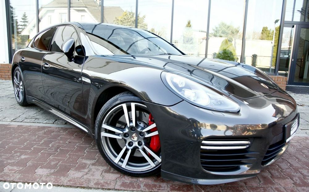 Porsche Panamera GTS PDK - 26