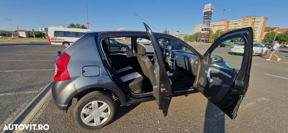 Dacia Sandero 1.6 MPI Laureate - 9