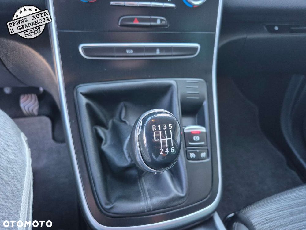 Renault Grand Scenic - 32
