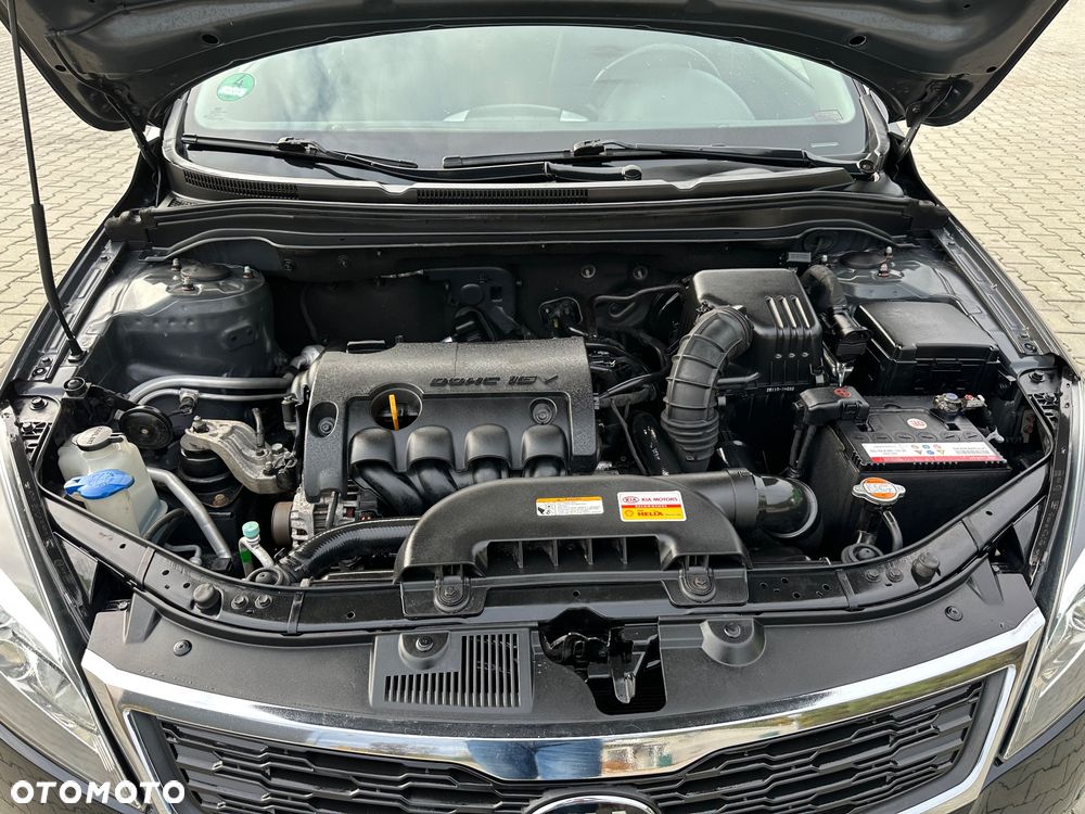 Kia Ceed 1.4 CVVT Dream-Team Edition - 8