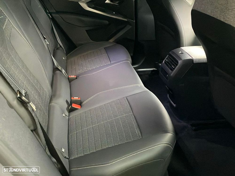 Peugeot 3008 1.2 Hybrid Allure e-DCS6 - 23