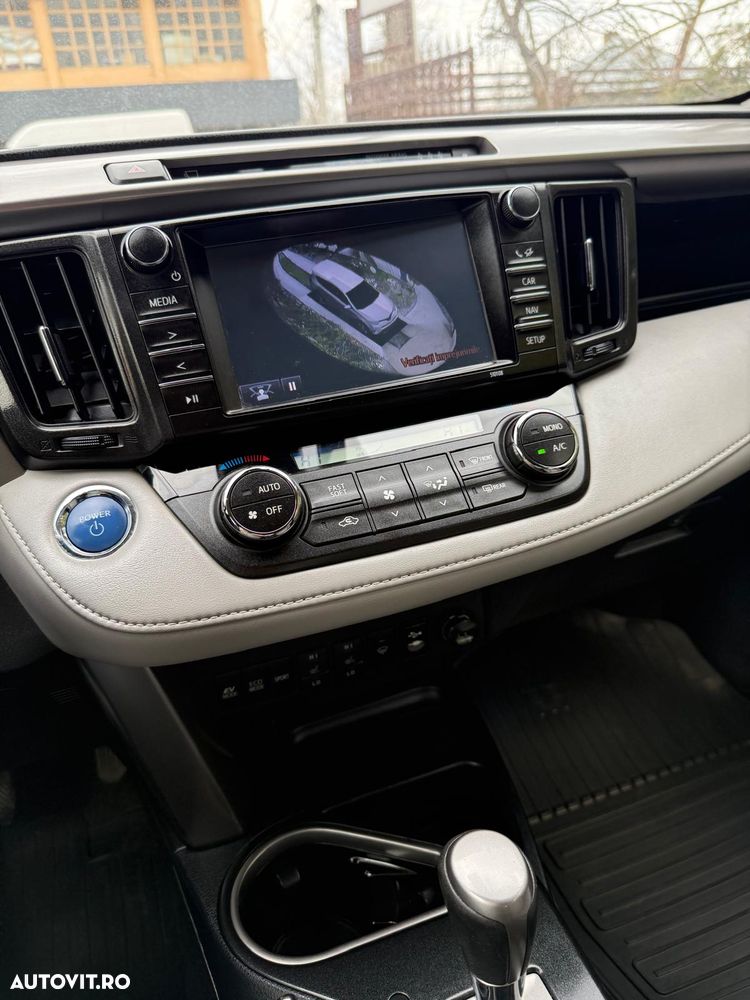 Toyota RAV4 2.5 VVT-i 4x4 Luxury - 8