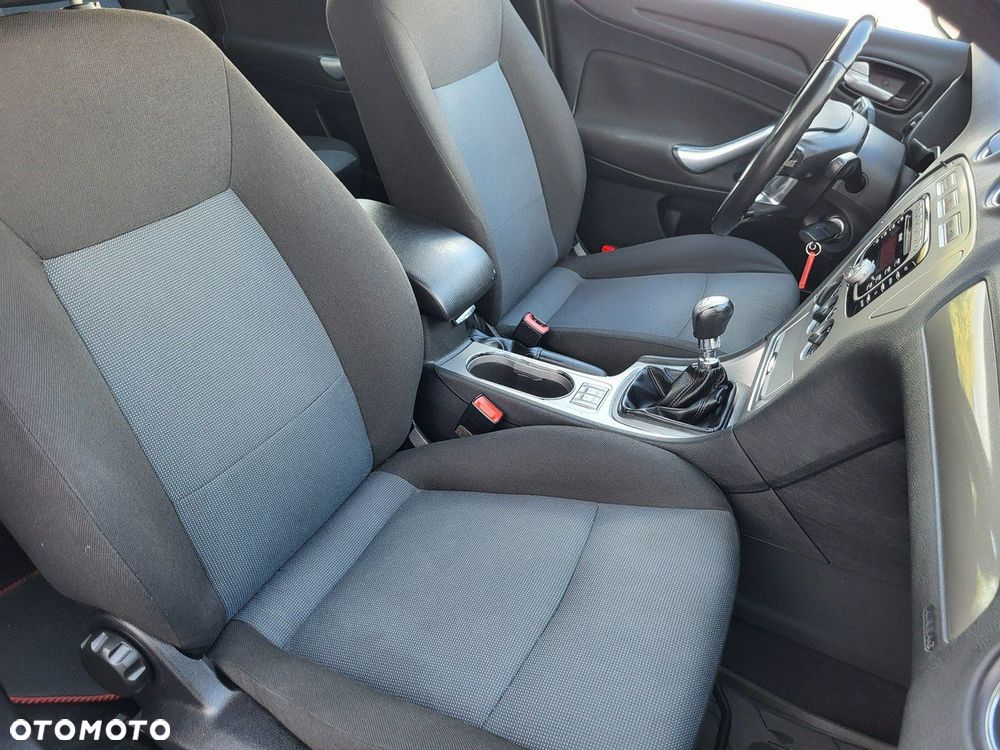 Ford Mondeo - 18