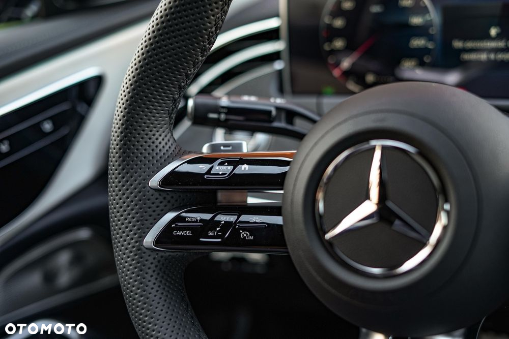 Mercedes-Benz Klasa E 220 d 4-Matic AMG - 24