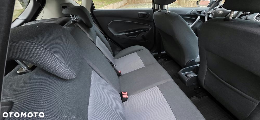 Ford Fiesta 1.25 Trend - 32